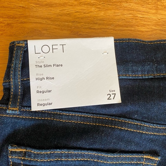 LOFT High Rise Slim Flare Size 27 - Picture 3 of 5